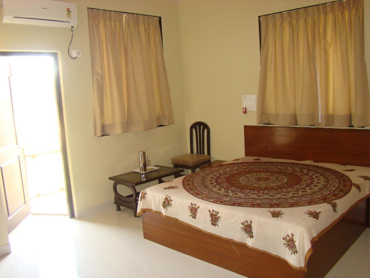 阿里巴格 Hira Laxmi Residency酒店 外观 照片